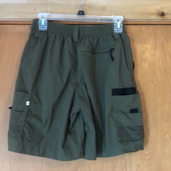 Magellan army green nylon hiking shorts - Picture 5 of 6